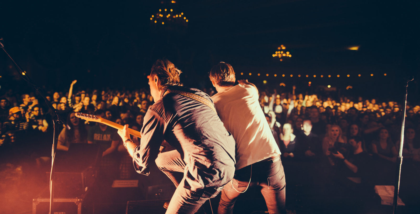 Watch: Souvenirs From Tour: Looking For America